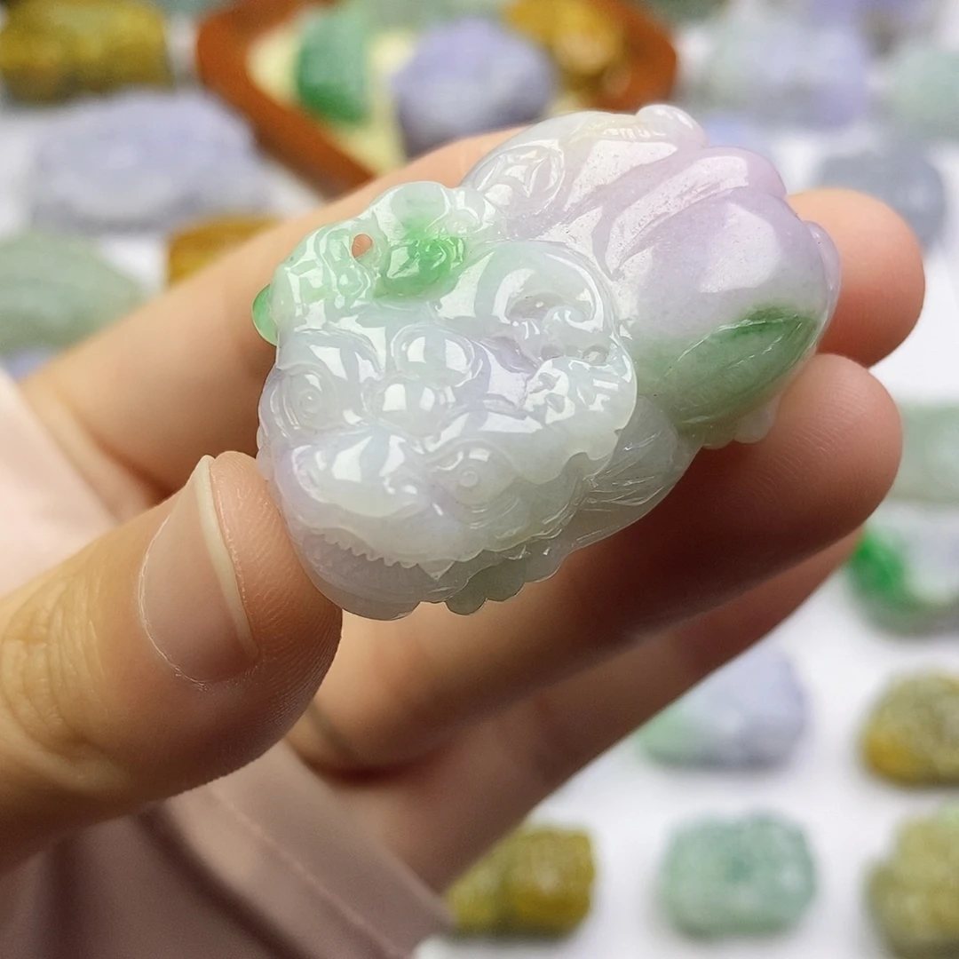 颈饰未镶嵌翡翠貔貅