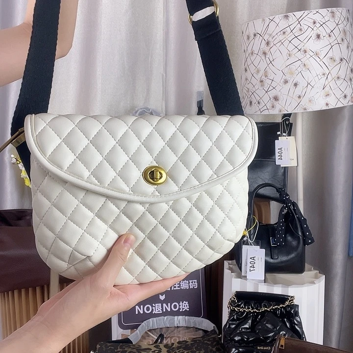 PU不退不换！不退不换！有瑕疵！无售后！！！建议慎拍！！！