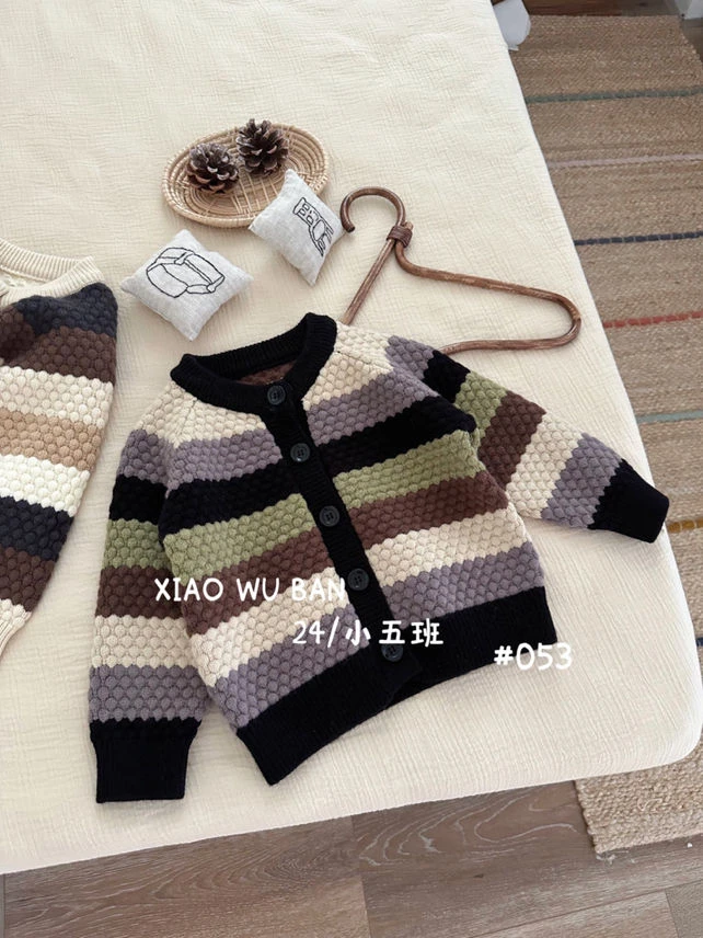 053拼色针织衫毛衣外套（黑色）