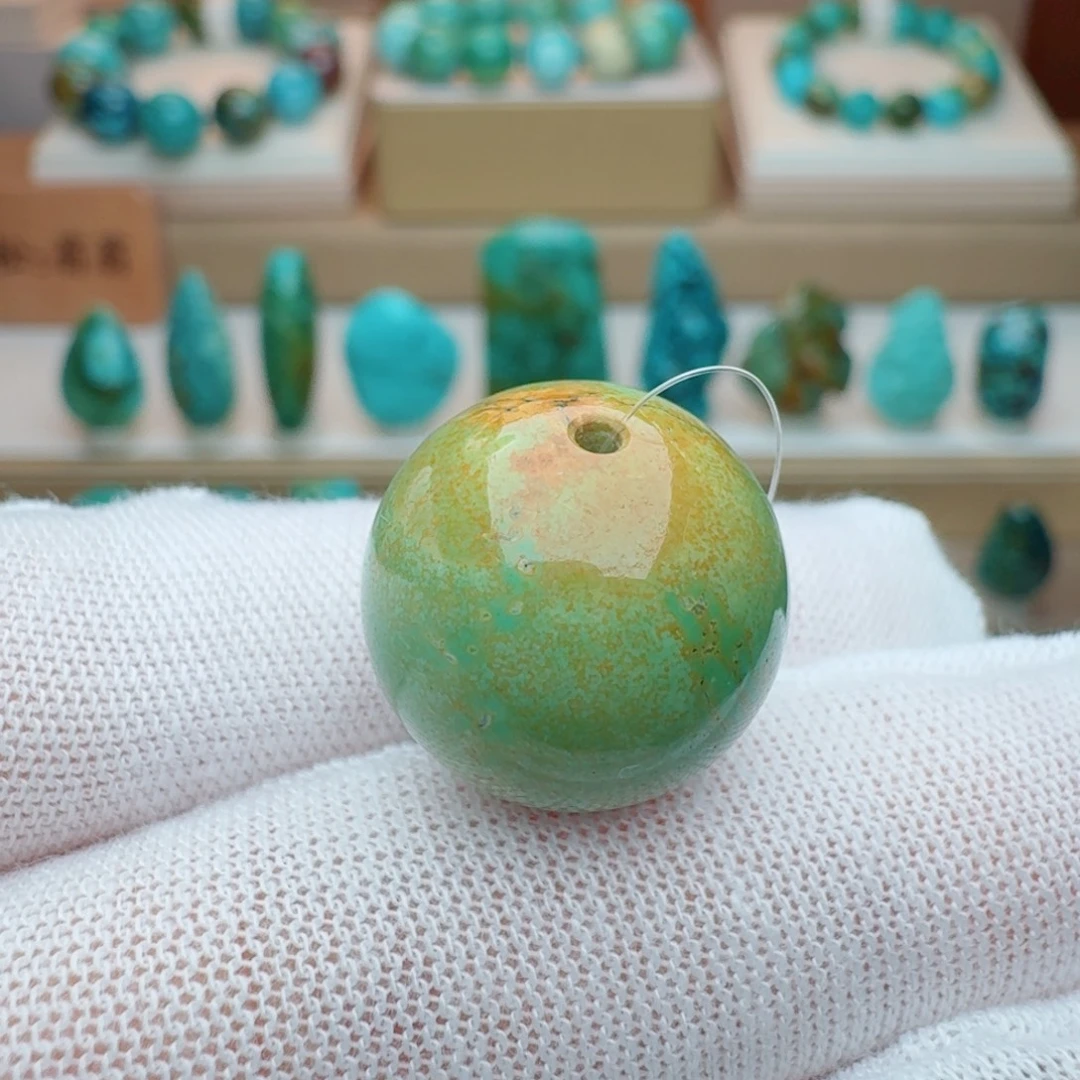 绿松石未镶嵌颈饰