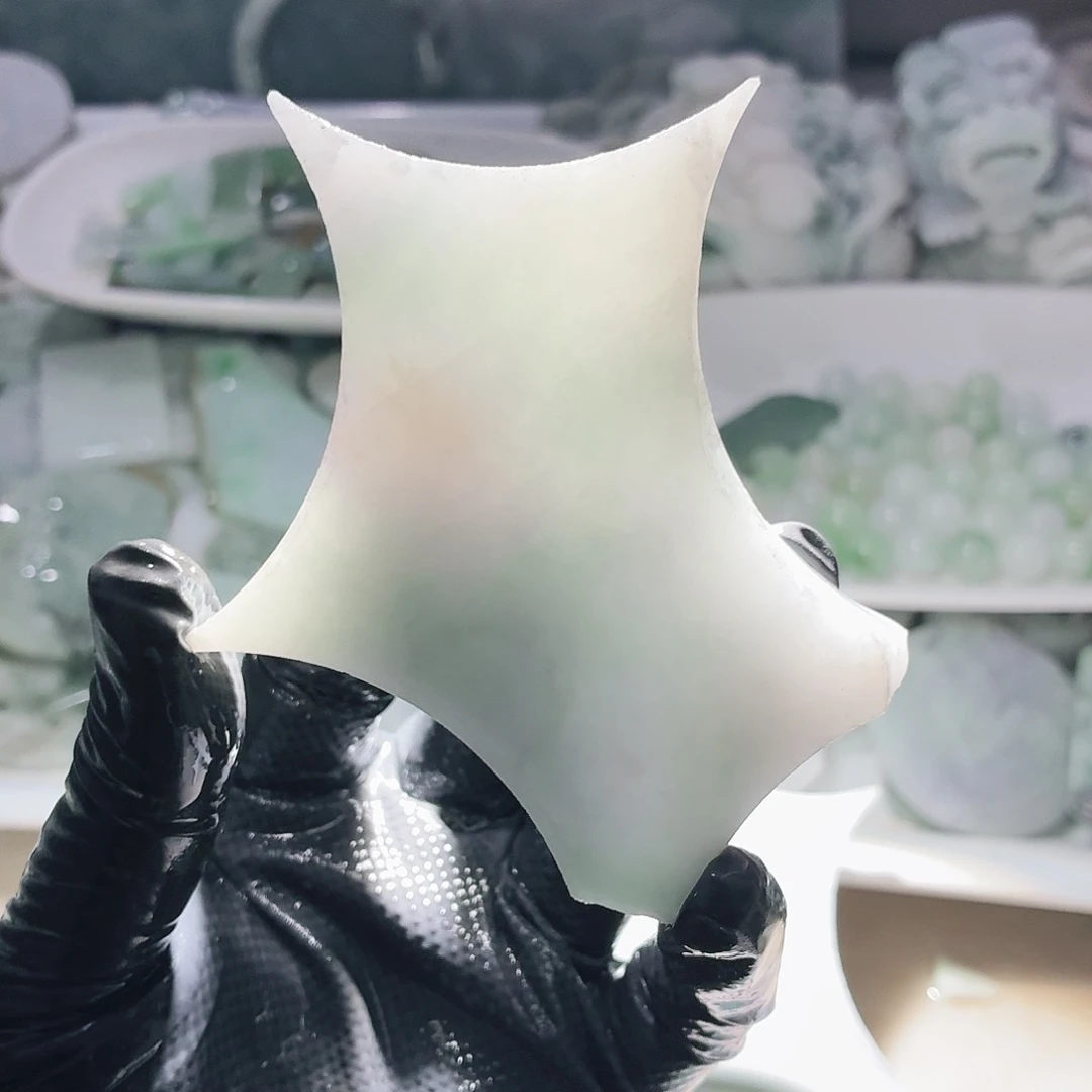 翡翠未镶嵌颈饰边角料