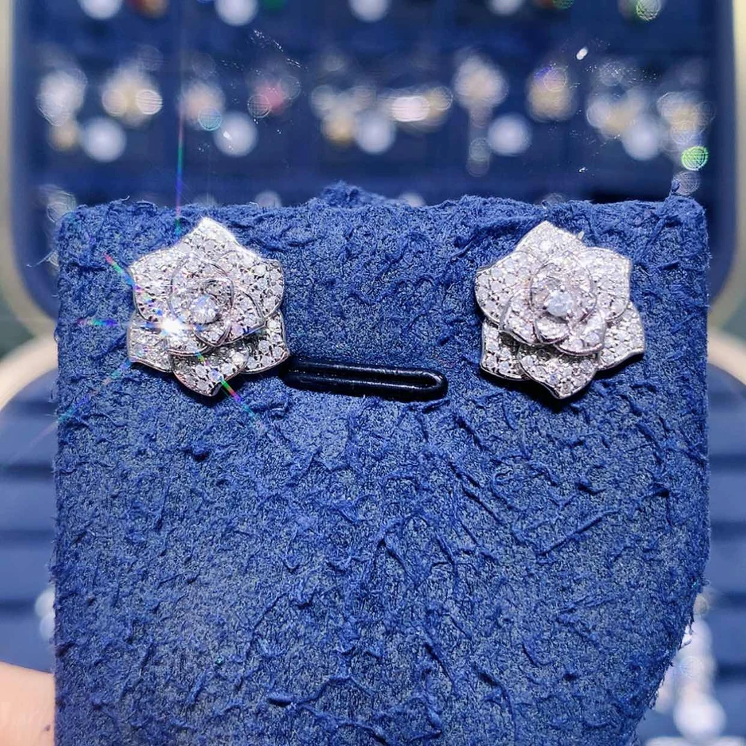 【闪购商品】铂Pt900镶嵌耳饰钻石满钻B爵花耳钉