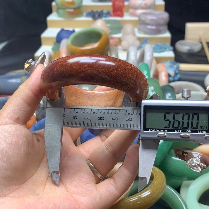 未镶嵌手镯石英质玉