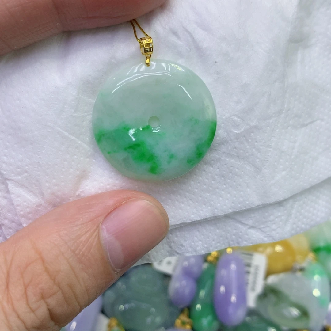 颈饰18K金镶嵌翡翠