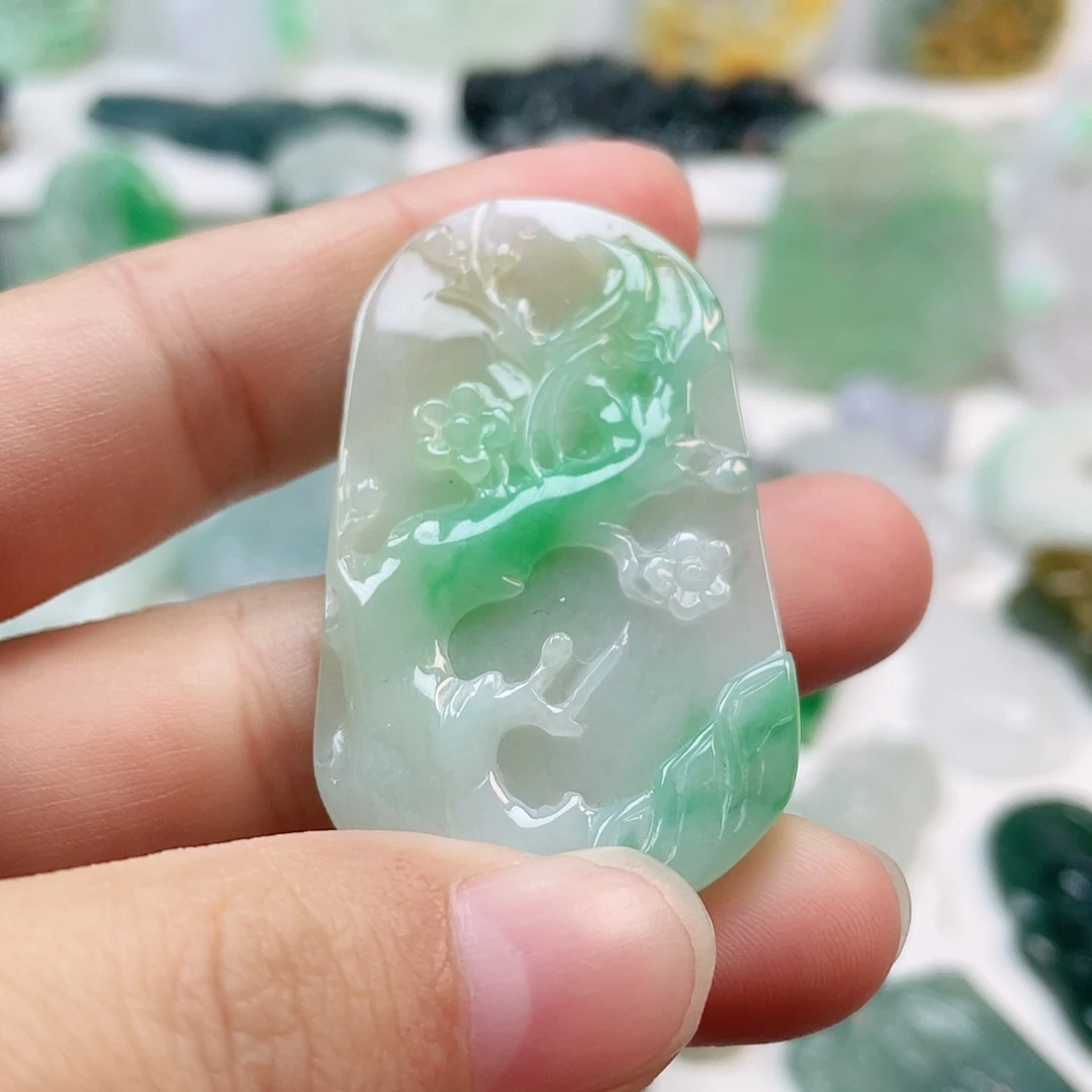 翡翠颈饰未镶嵌喜上眉梢