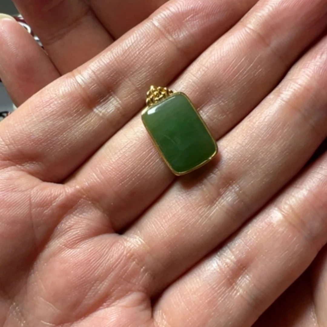 【闪购商品】和田玉（碧玉）18K金镶嵌颈饰