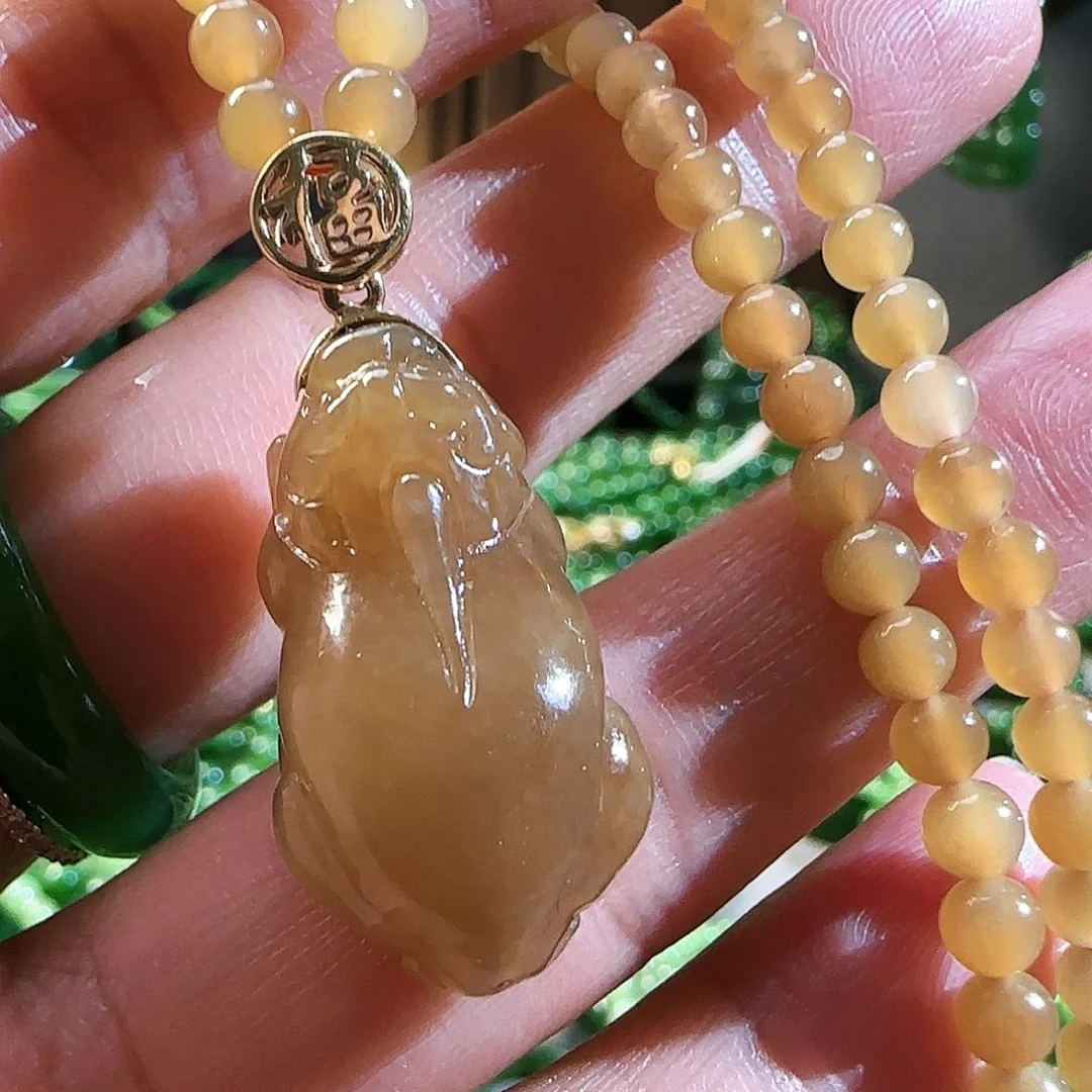 和田玉（糖玉）颈饰18K金镶嵌