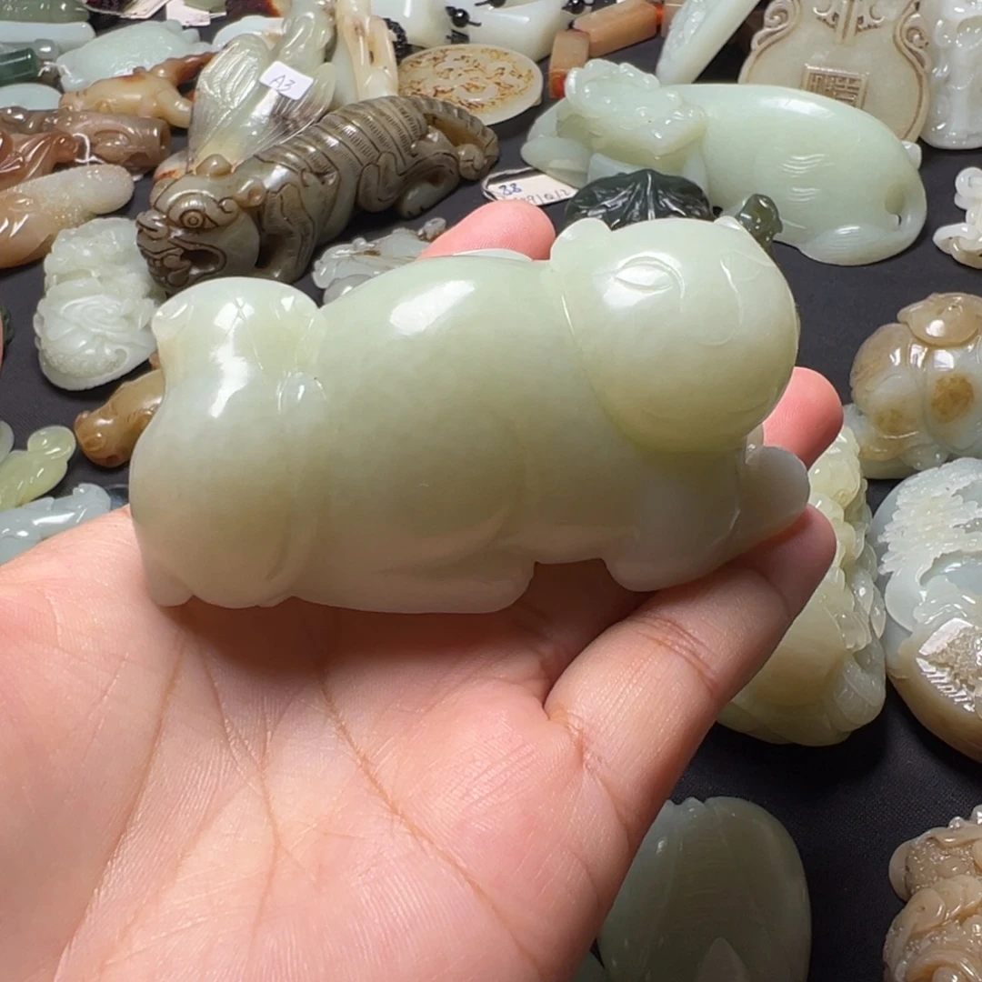 小***杨和田玉未镶嵌颈饰