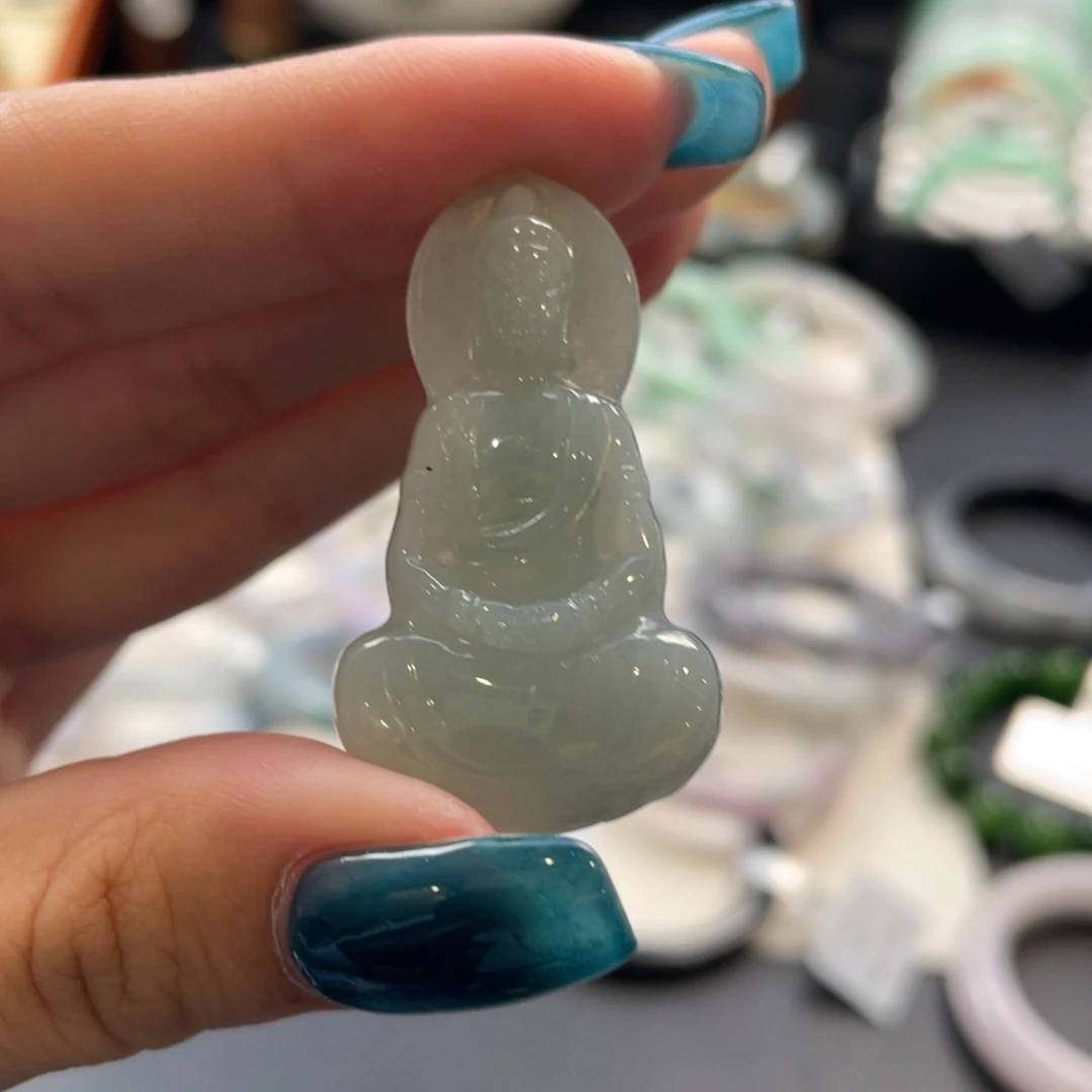 翡翠未镶嵌颈饰观音