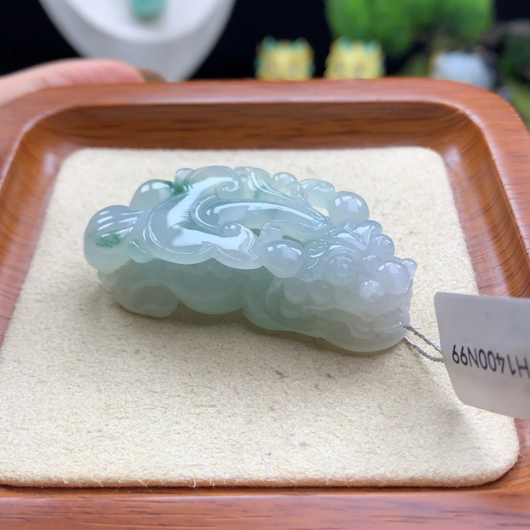 翡翠未镶嵌颈饰28