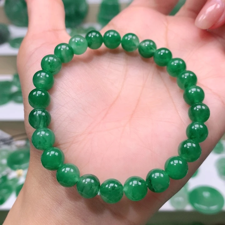 颈饰未镶嵌石英质玉