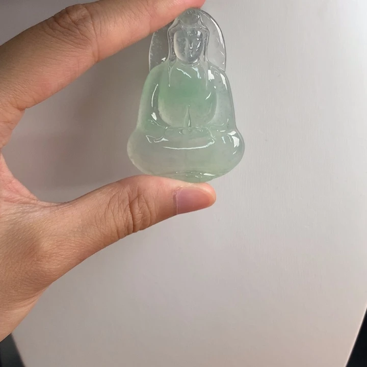 翡翠未镶嵌颈饰……