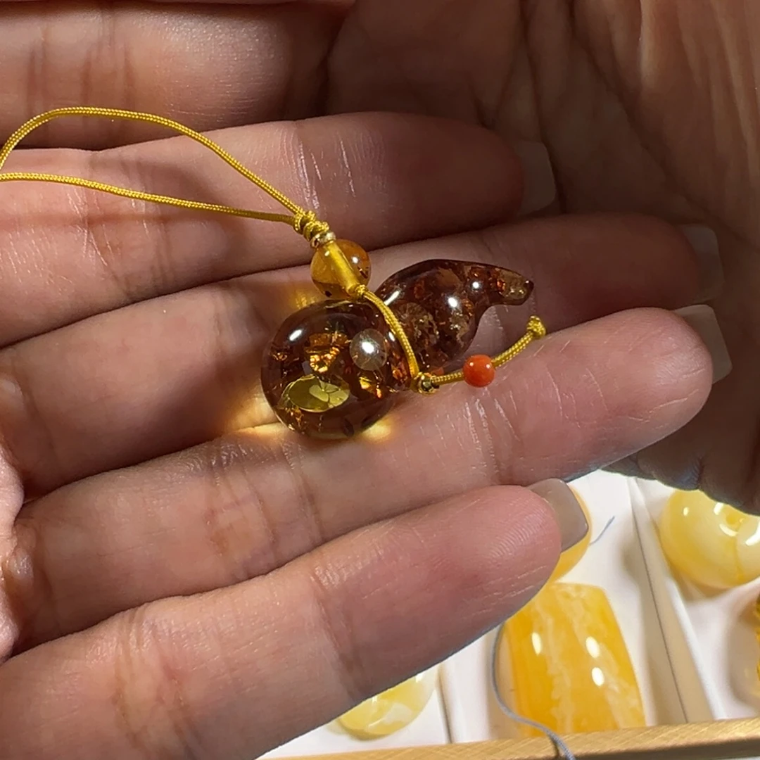 琥珀颈饰未镶嵌琥珀