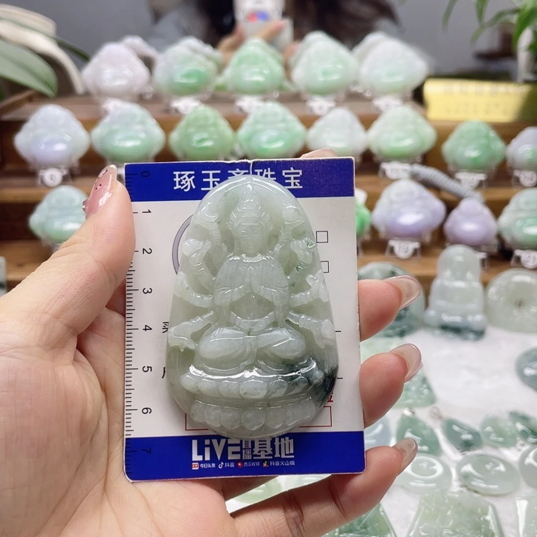 颈饰未镶嵌翡翠千手观音