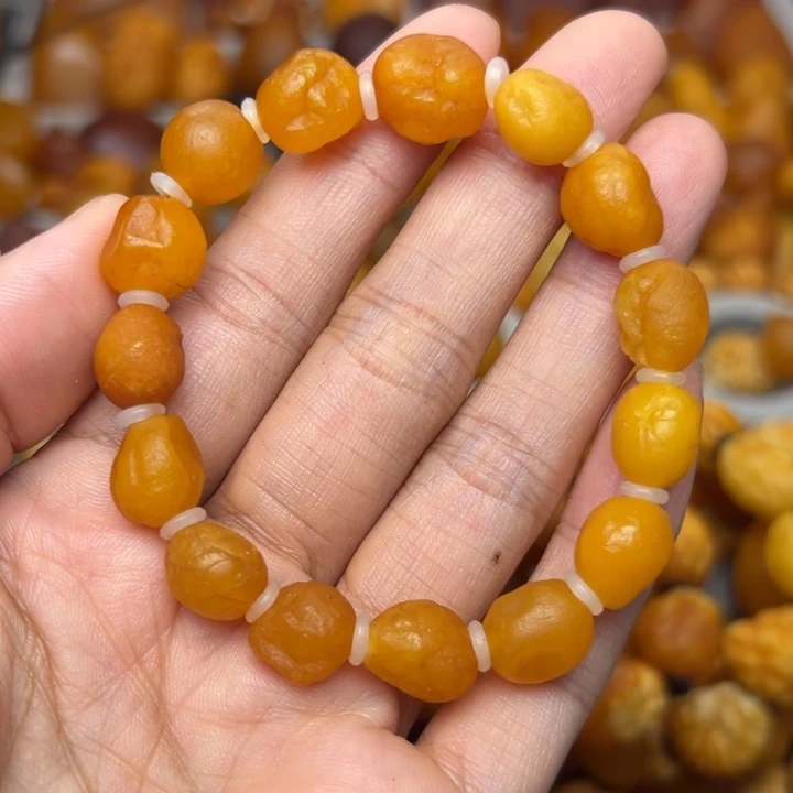 琥珀未镶嵌裸石天然蜜蜡