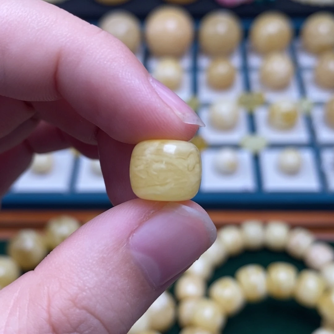 烟***花蜜蜡未镶嵌珠宝奇石