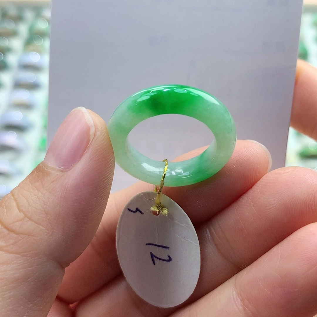 翡翠戒指未镶嵌12圈