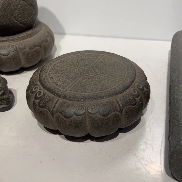 率***为石材铜钱底座青石