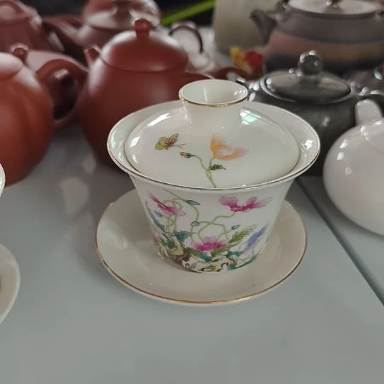 瓷片蝶恋花盖碗1111