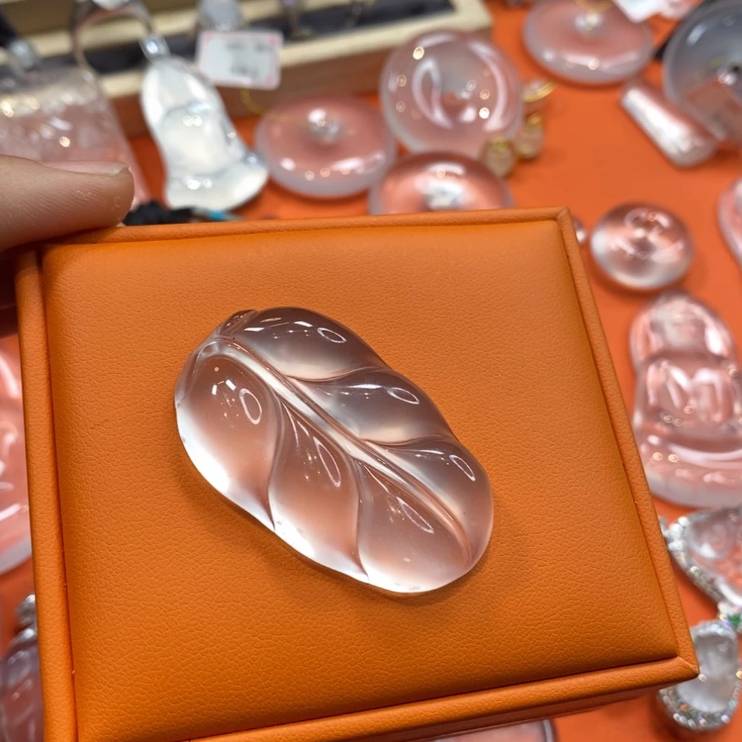 石英质玉吊坠未镶嵌雪**鹰