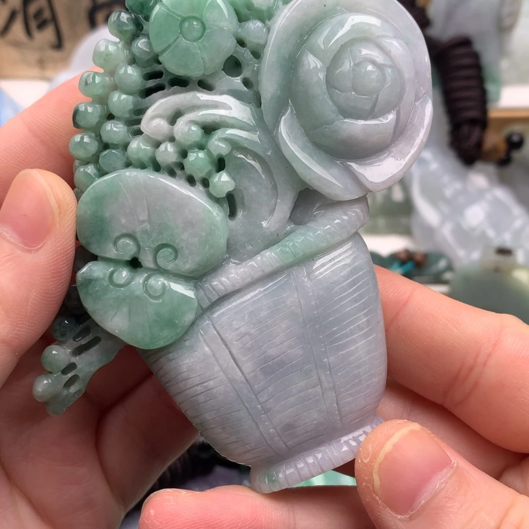 吊坠(不含链)未镶嵌翡翠