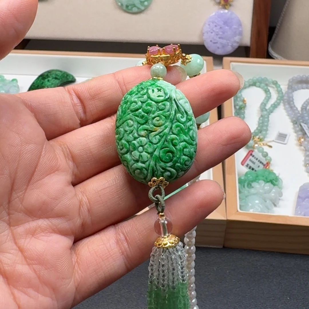 翡翠未镶嵌颈饰翡翠吊坠