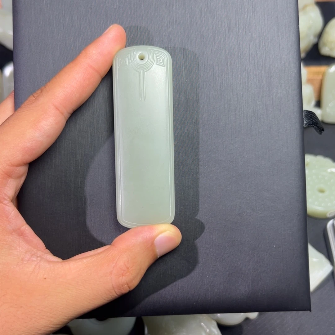 和田玉（青白玉）未镶嵌颈饰