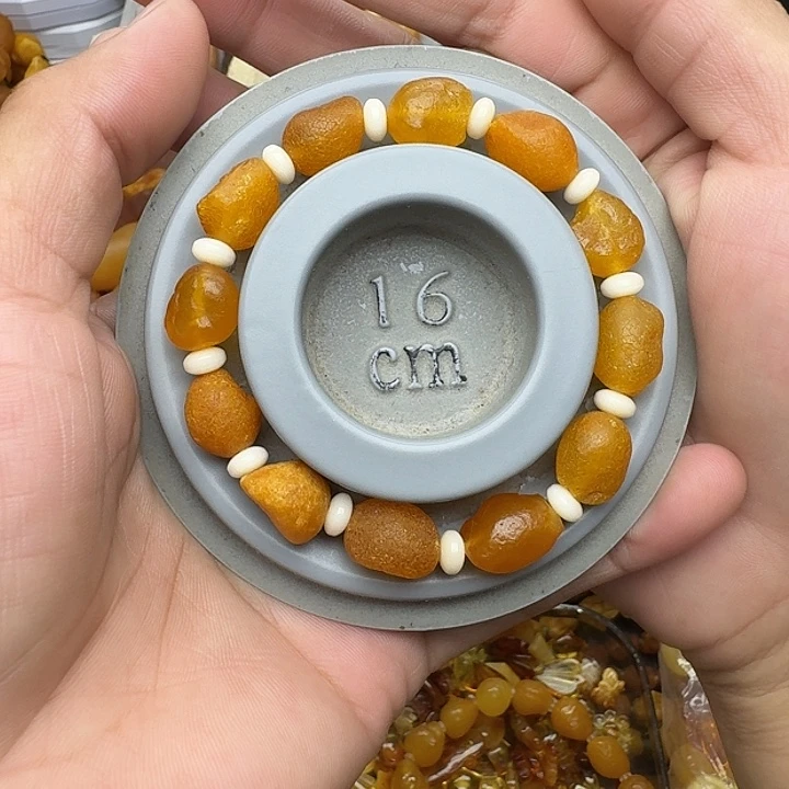 琥珀未镶嵌裸石天然蜜蜡手串