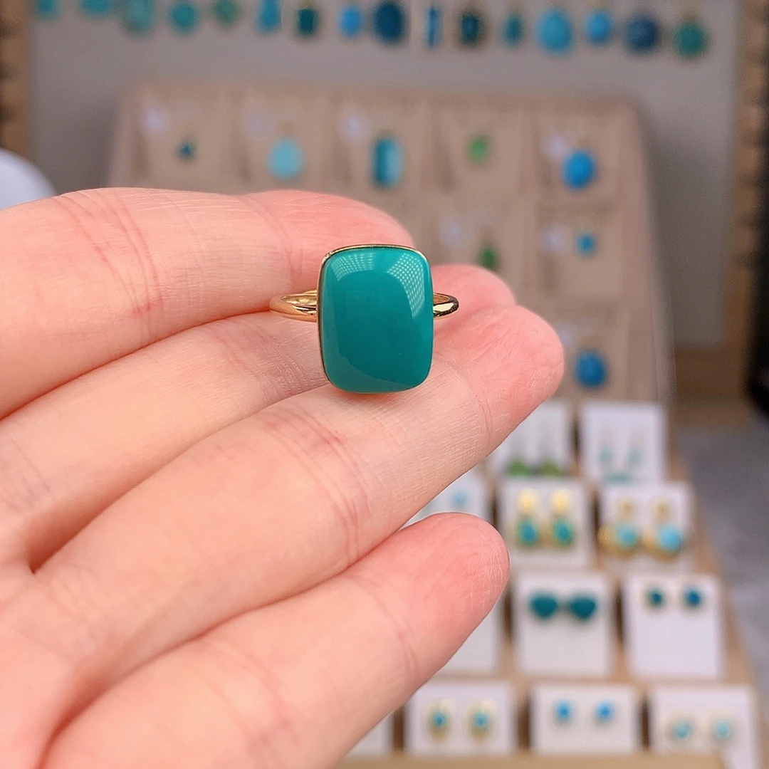 绿松石18K金镶嵌戒指