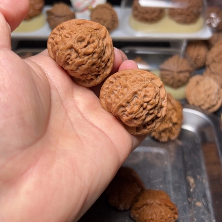 文玩核桃把件40全品宫灯