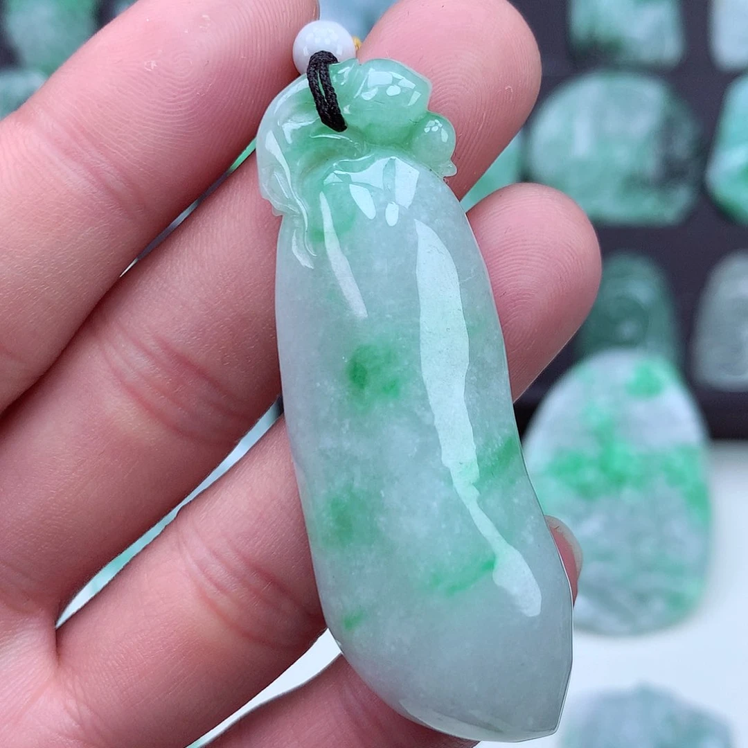 翡翠颈饰未镶嵌翡翠吊坠