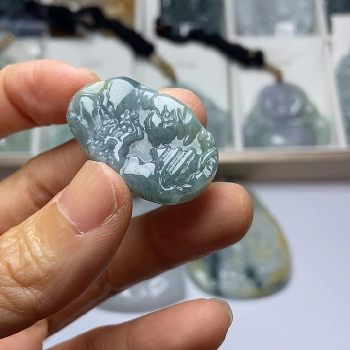 翡翠未镶嵌颈饰翡翠