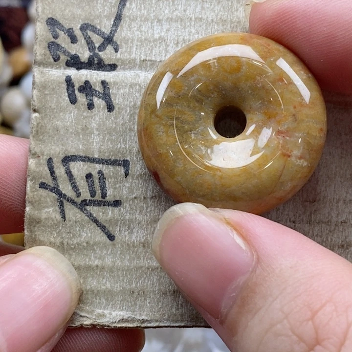 颈饰未镶嵌硅化珊瑚（珊瑚玉）八*子小