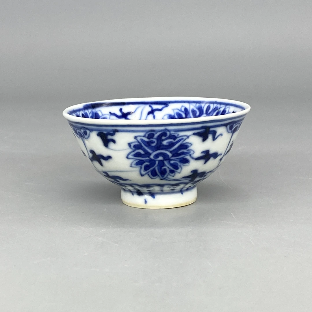 52512040*清光绪青花缠枝莲纹杯/瓷器五/江苏省文物总店/MM