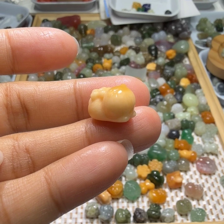****、和田玉未镶嵌珠宝半成品