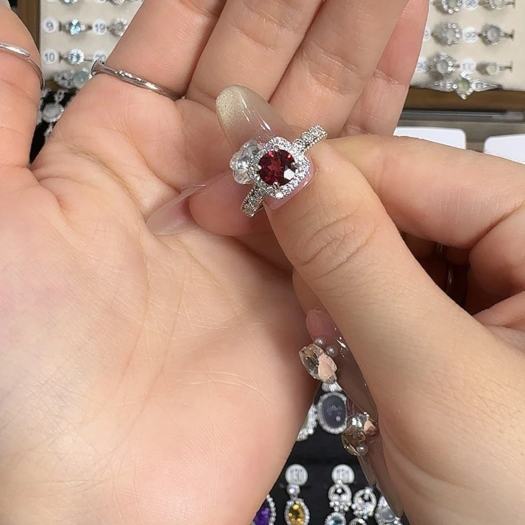 银S925镶嵌戒指石榴石平**处