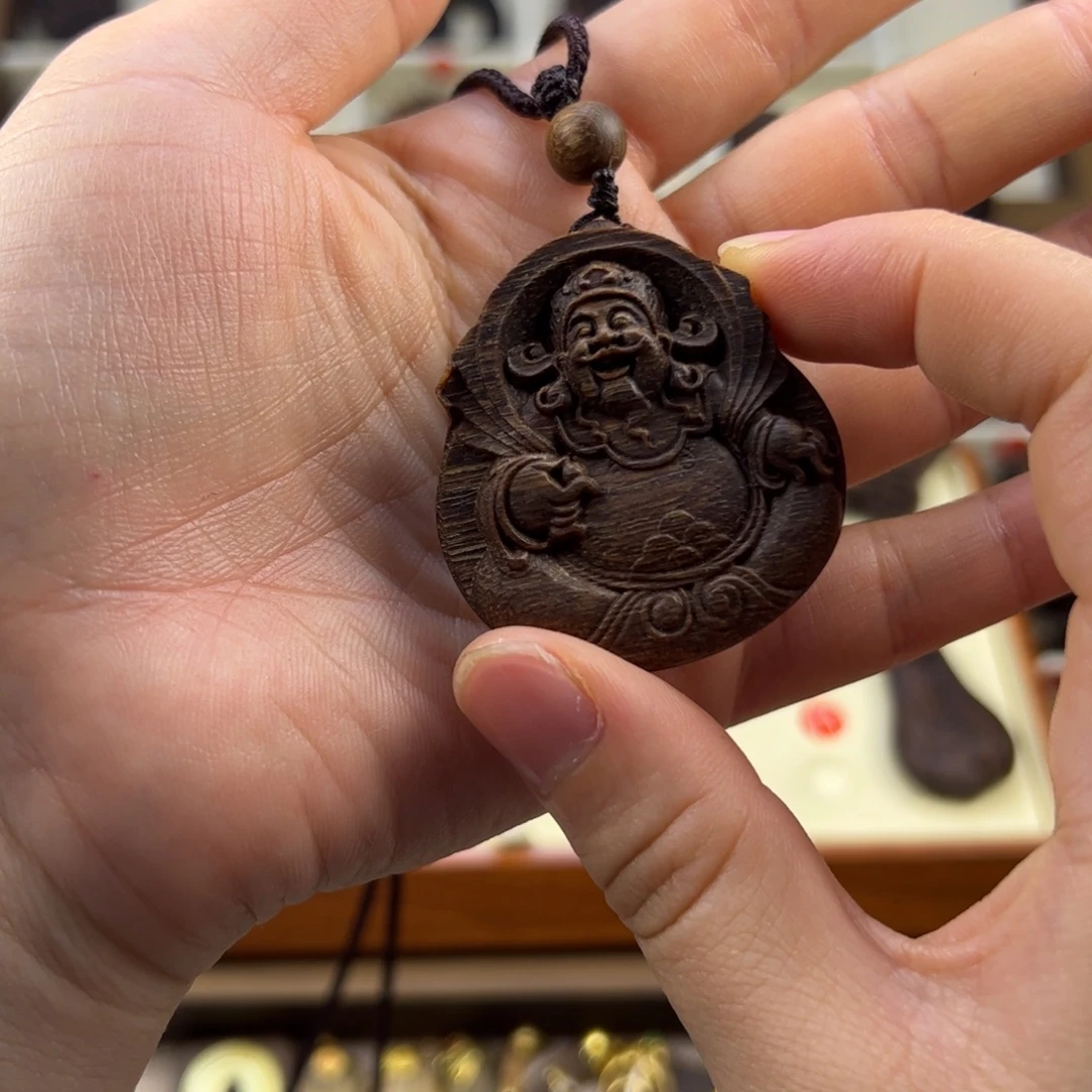 木质类财神随行脖挂配饰