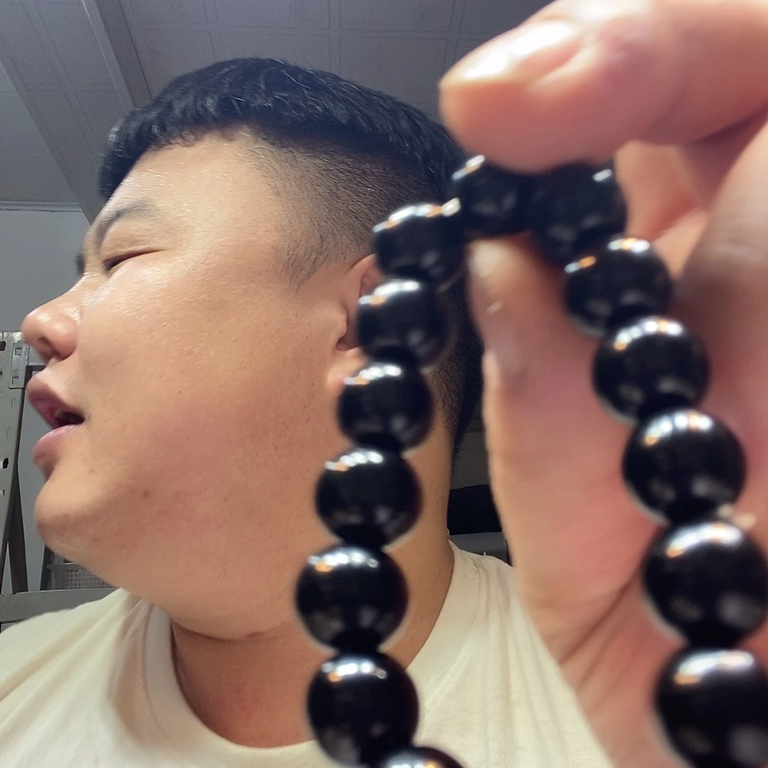 香榧木今天下午有一次大会议没