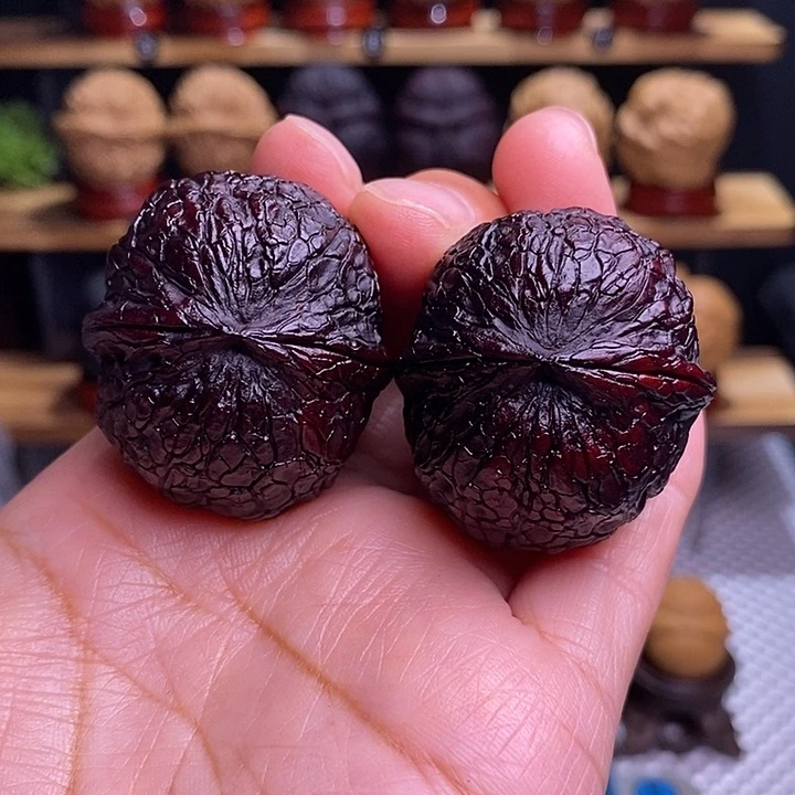 文玩核桃吊坠金丝绣球1