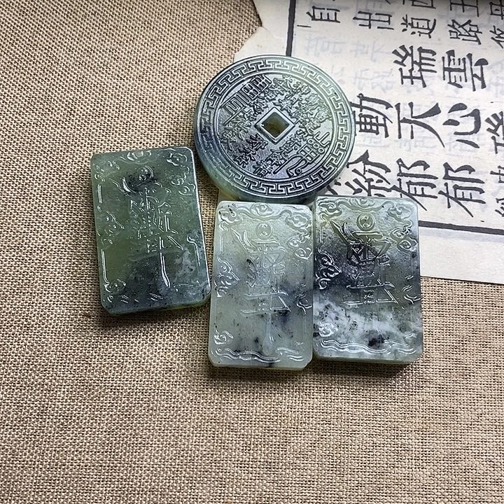 岫玉合金颈饰岫玉