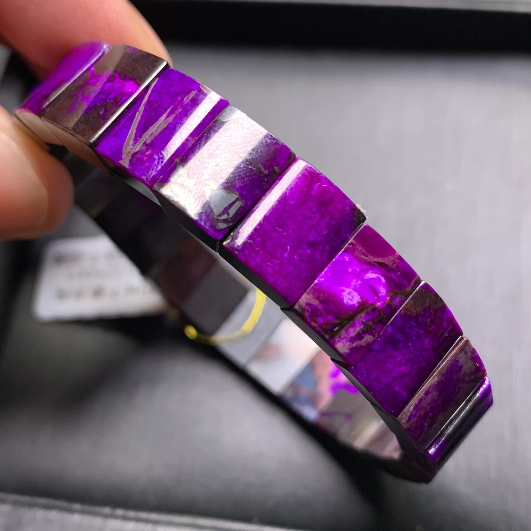 天然老料舒俱来手排 重38.54克 11.3*5.3mm 丝绒