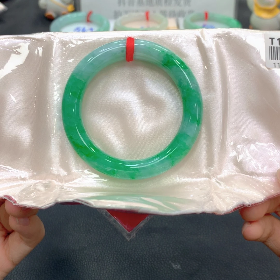 翡翠未镶嵌手镯11