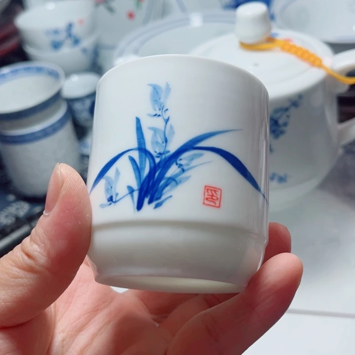 青花玲珑手绘兰花小杯