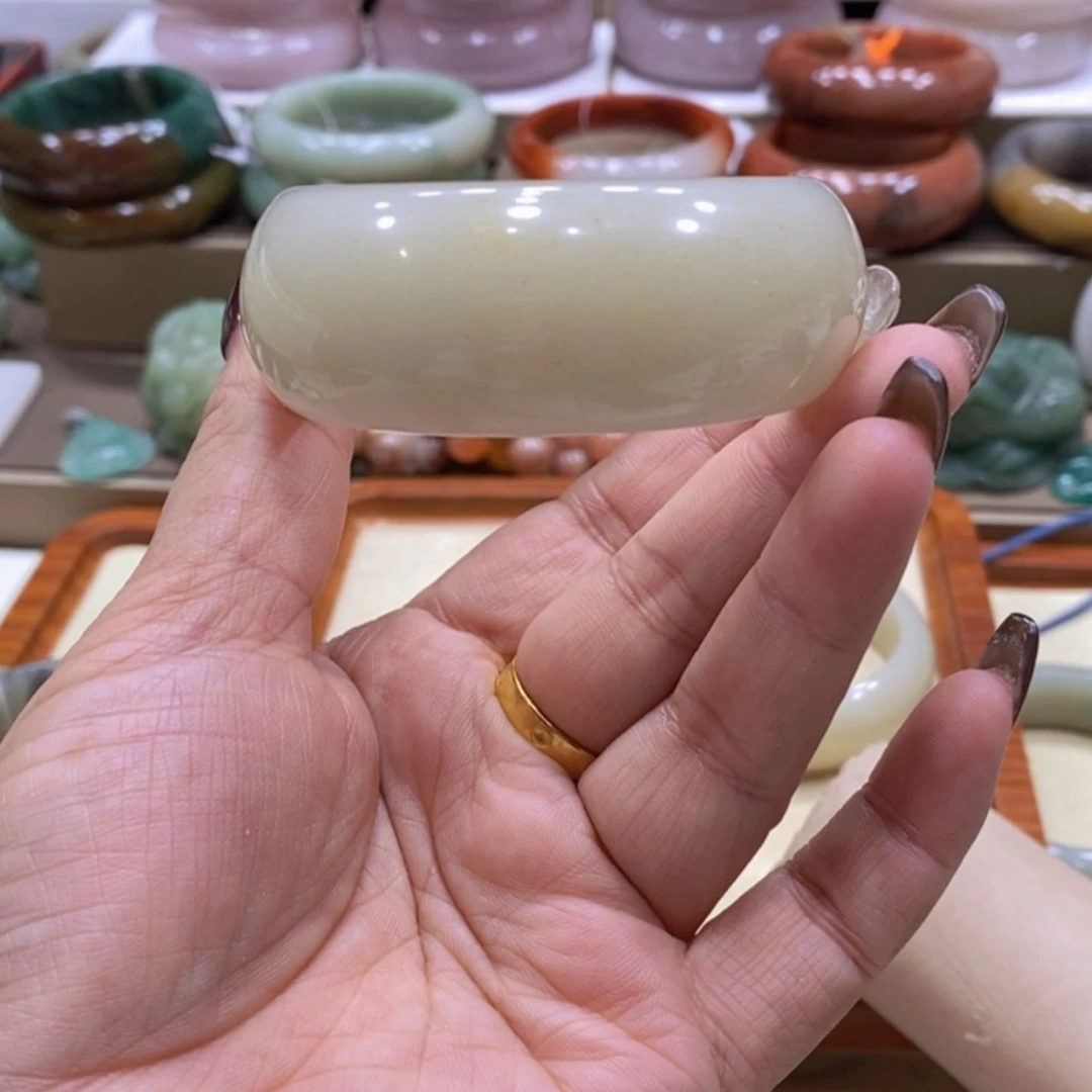 【闪购商品】未镶嵌手镯石英质玉月**上