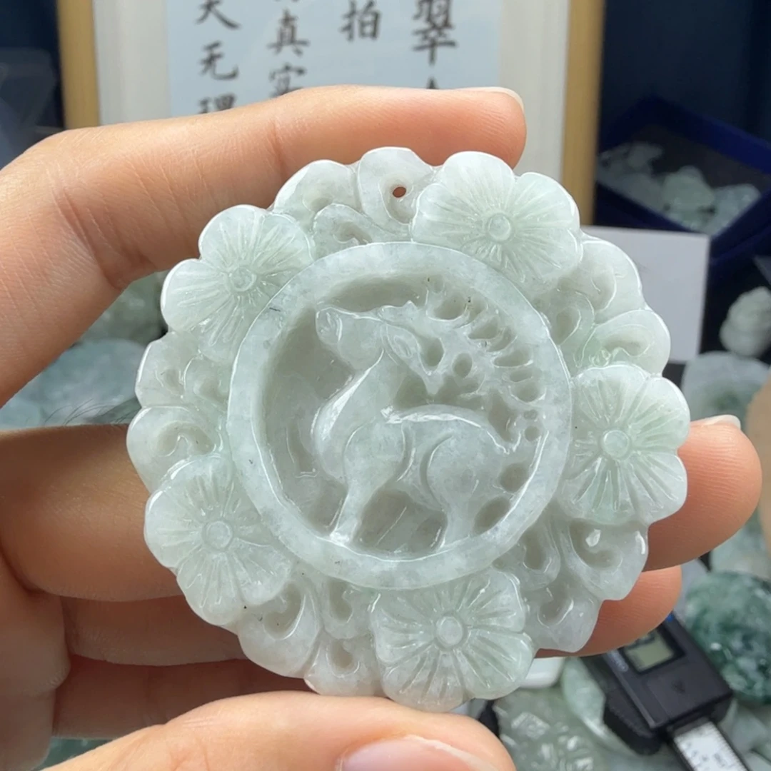 翡翠未镶嵌颈饰翡翠