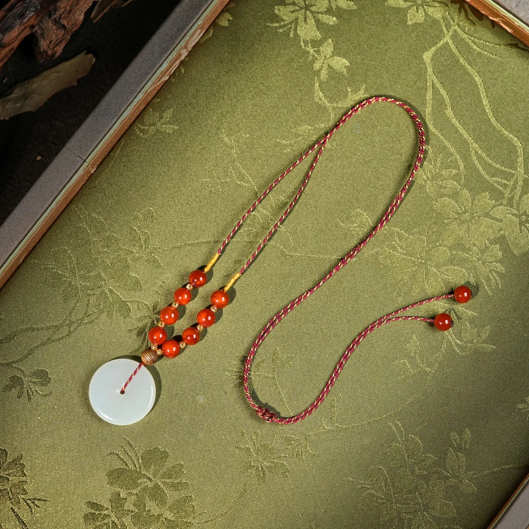 左边婷姐丨和田玉吊坠（C930）