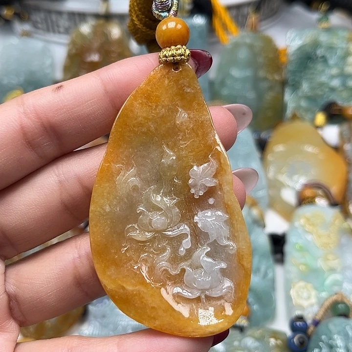 翡翠未镶嵌颈饰花开富贵