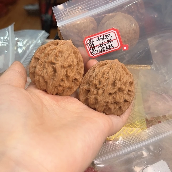 把件文玩核桃麦穗虎头