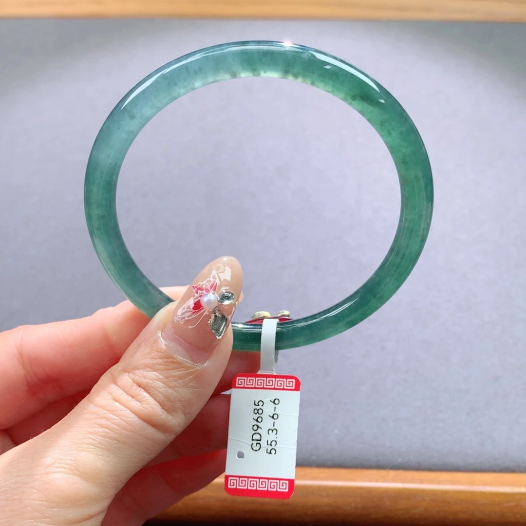 翡翠手镯未镶嵌天然翡翠手镯叮当镯