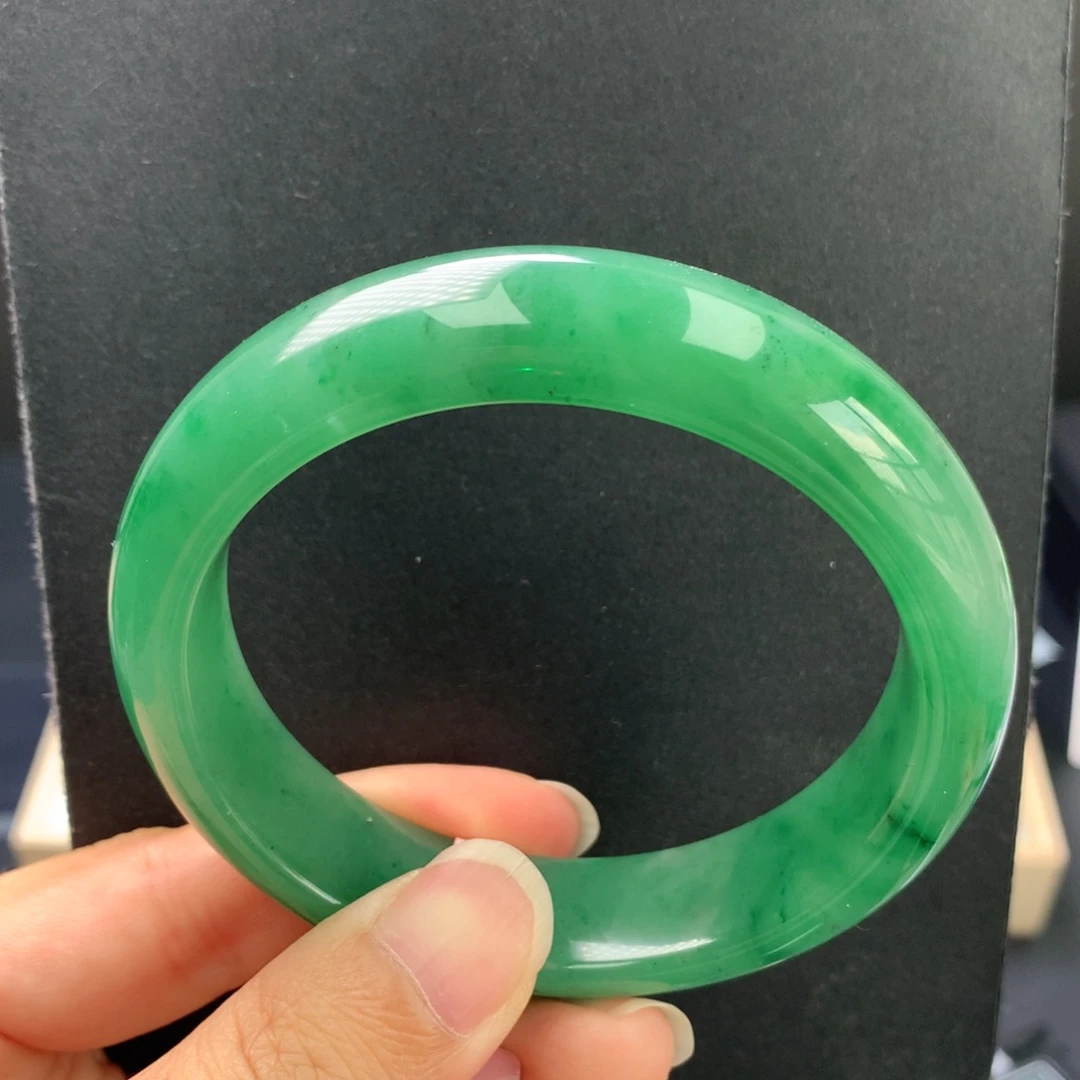 未镶嵌手镯石英质玉